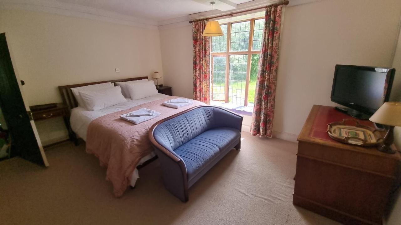 Bed and Breakfast Old Manor House à Shepperton Extérieur photo