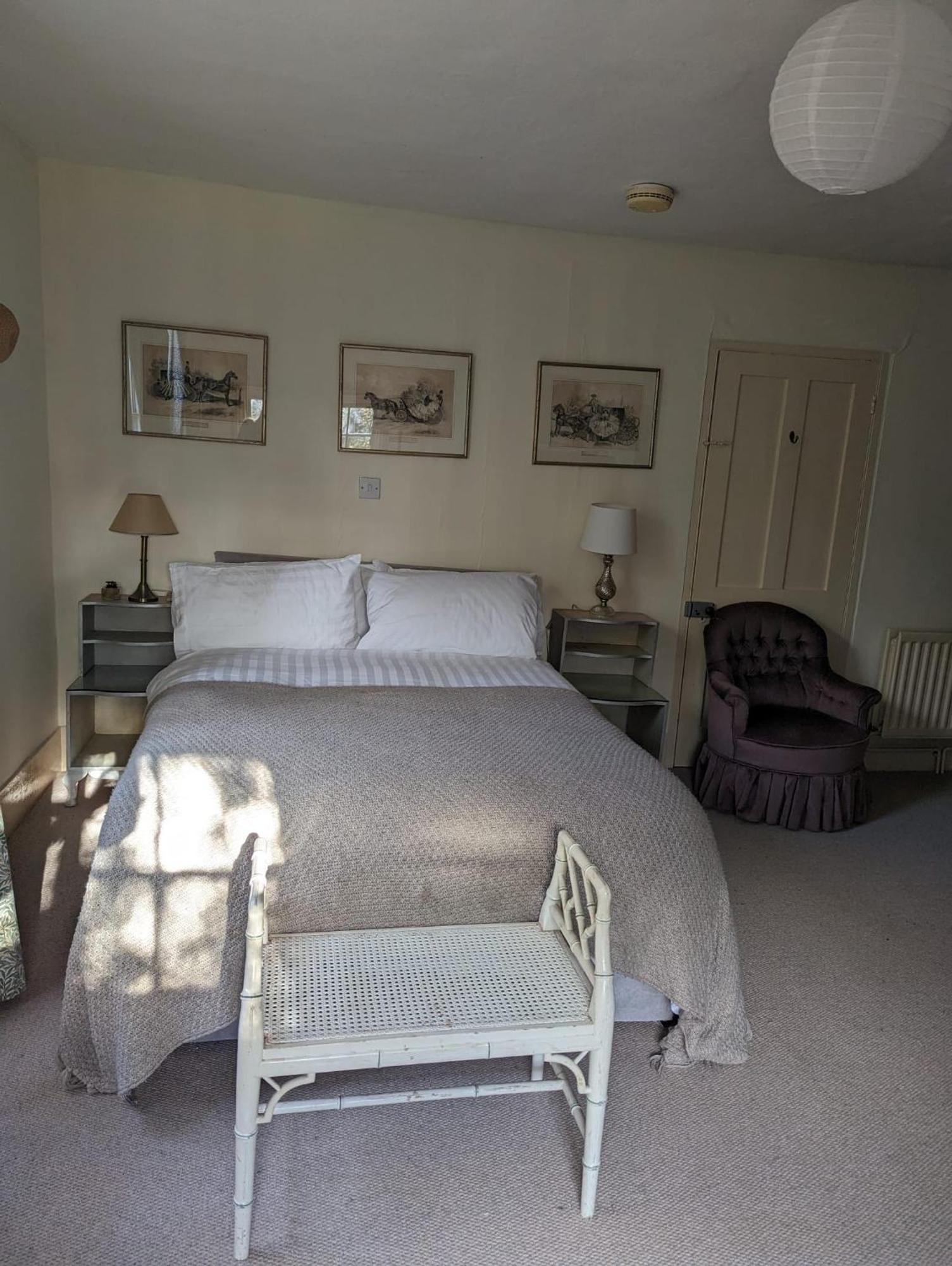 Bed and Breakfast Old Manor House à Shepperton Extérieur photo
