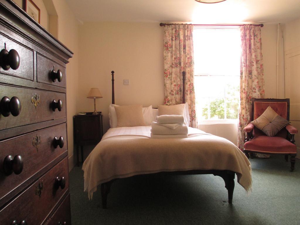 Bed and Breakfast Old Manor House à Shepperton Chambre photo