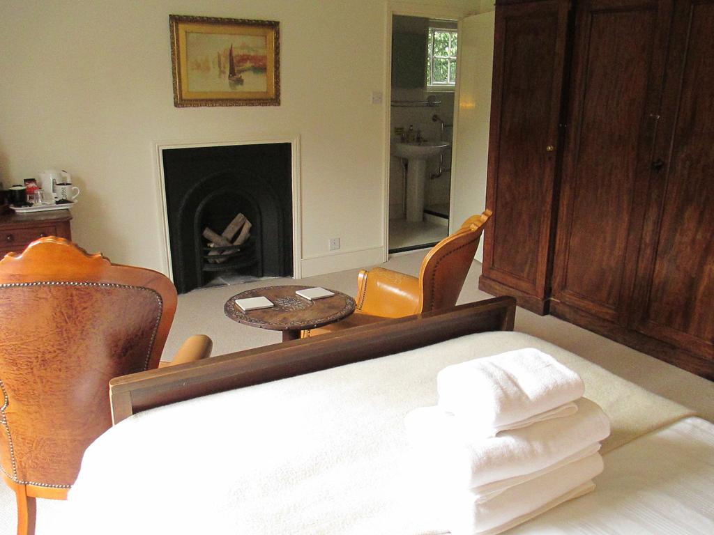 Bed and Breakfast Old Manor House à Shepperton Chambre photo